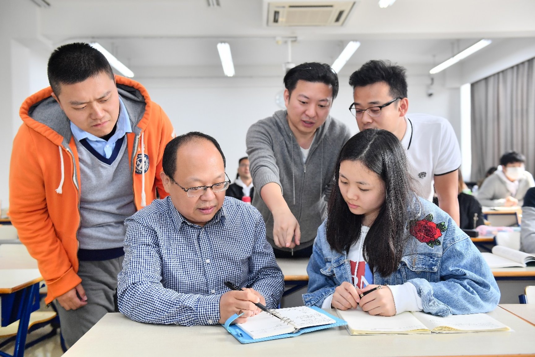 D:\课题申报研究与评奖\北京市教学名师\北京市教学名师\崔学刚申报材料\崔学刚-最终申报材料\崔学刚-最终申报材料\太阳集团tyc-崔学刚-照片2.jpg